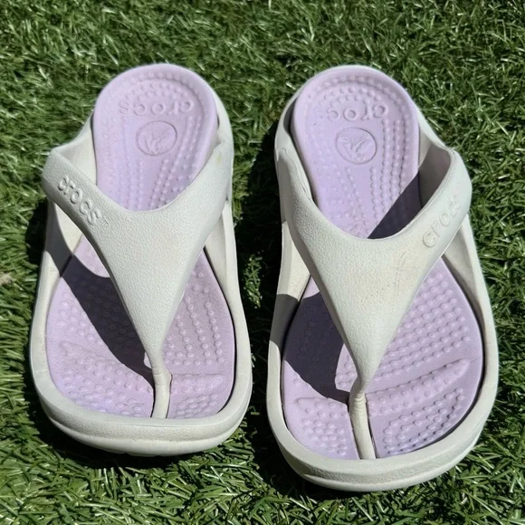 Crocs flip flops lavender purple lilac slides pool shoes beach poolside - Picture 3 of 4